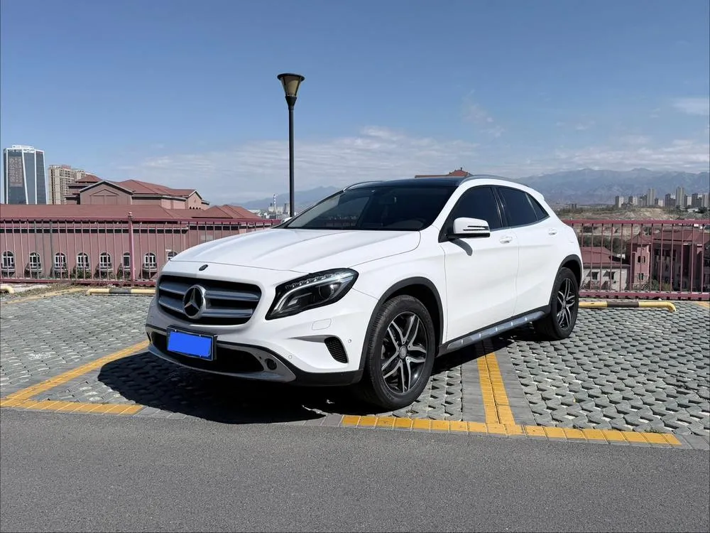 Mercedes-Benz GLA, 2015