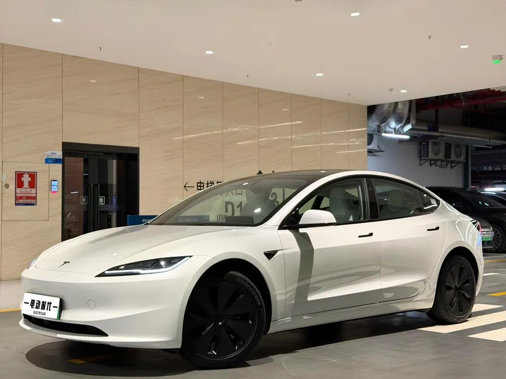 Tesla Model 3, 2025