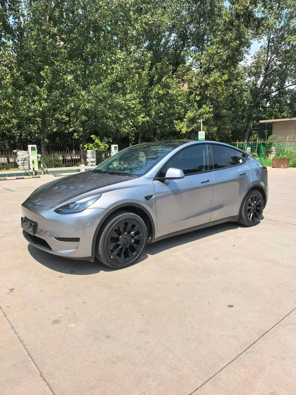 Tesla Model Y, 2024