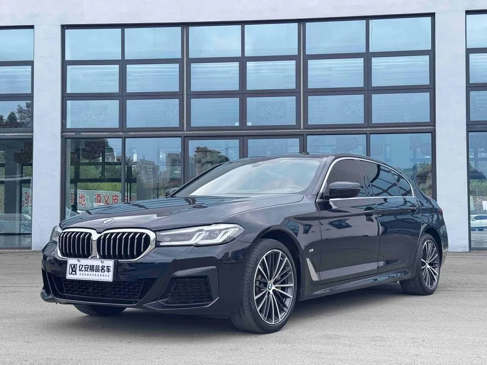 BMW 5-Series, 2022