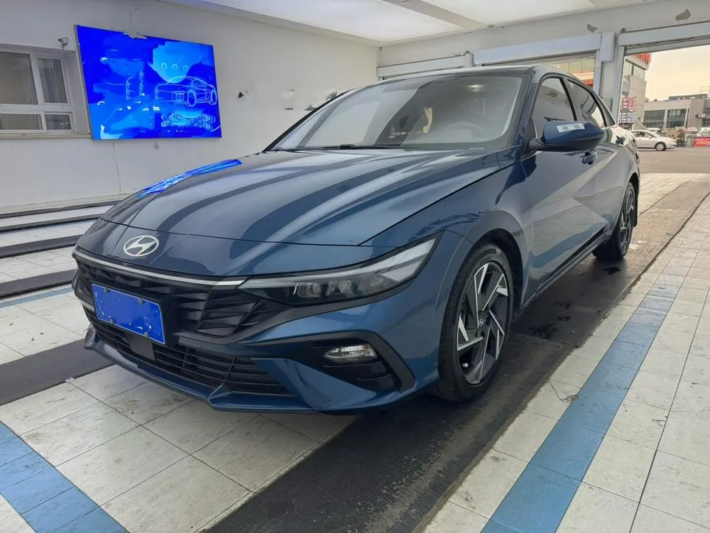 Hyundai Elantra, 2023