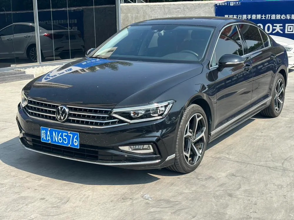 Volkswagen Magotan 200 Anniversary Edition 330TSI DSG Leading Version, 2023 — фото 1