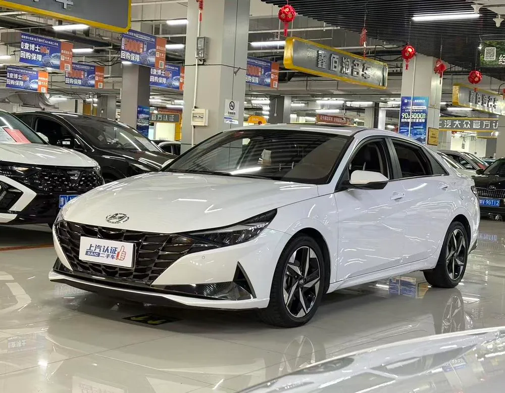 Hyundai Elantra, 2022