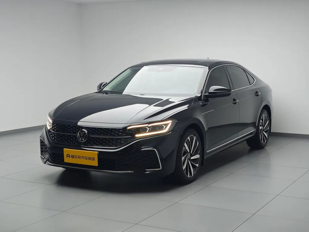 Volkswagen Passat, 2022