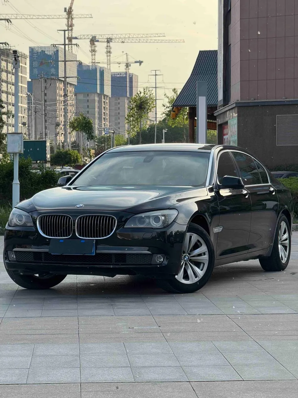 BMW 7-Series, 2011