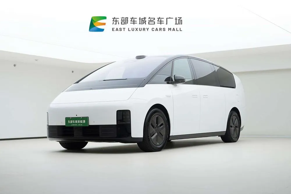 Li Auto MEGA, 2025