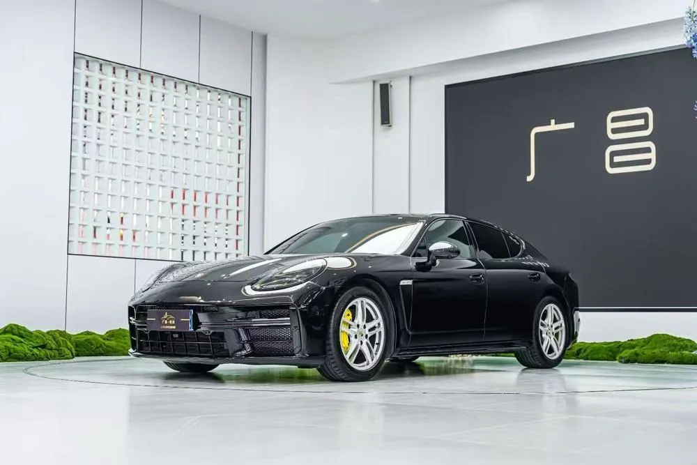 Porsche Panamera, 2010