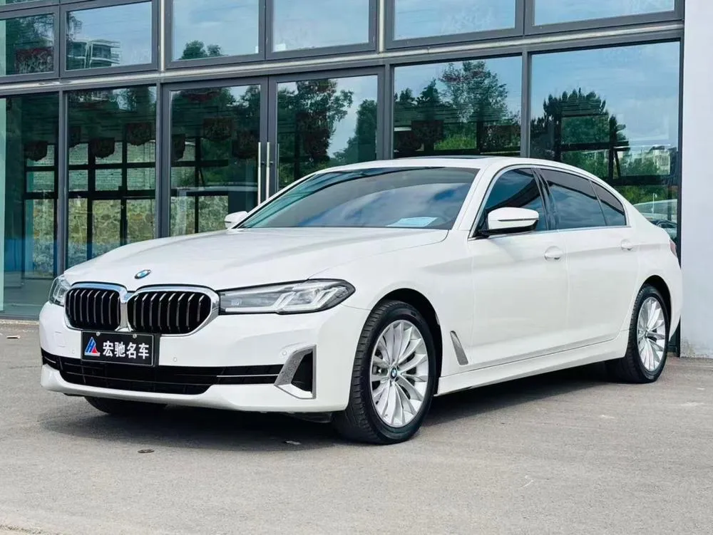 BMW 5-Series, 2022