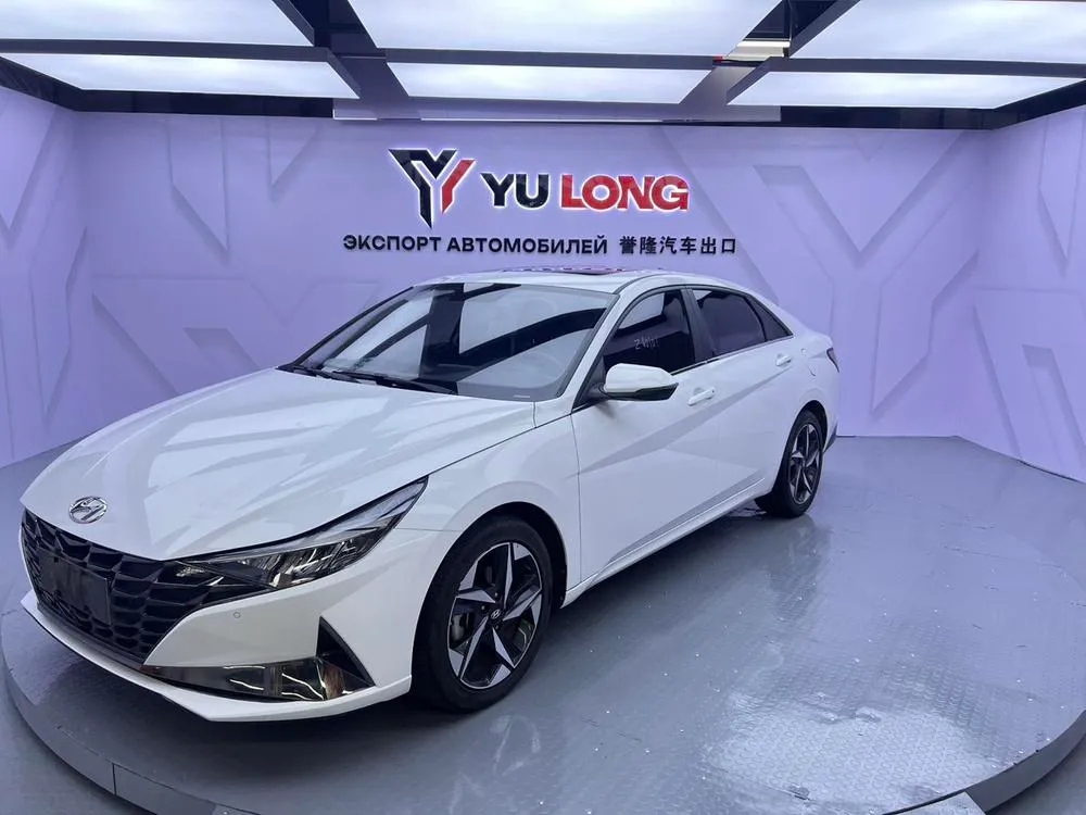 Hyundai Elantra, 2022