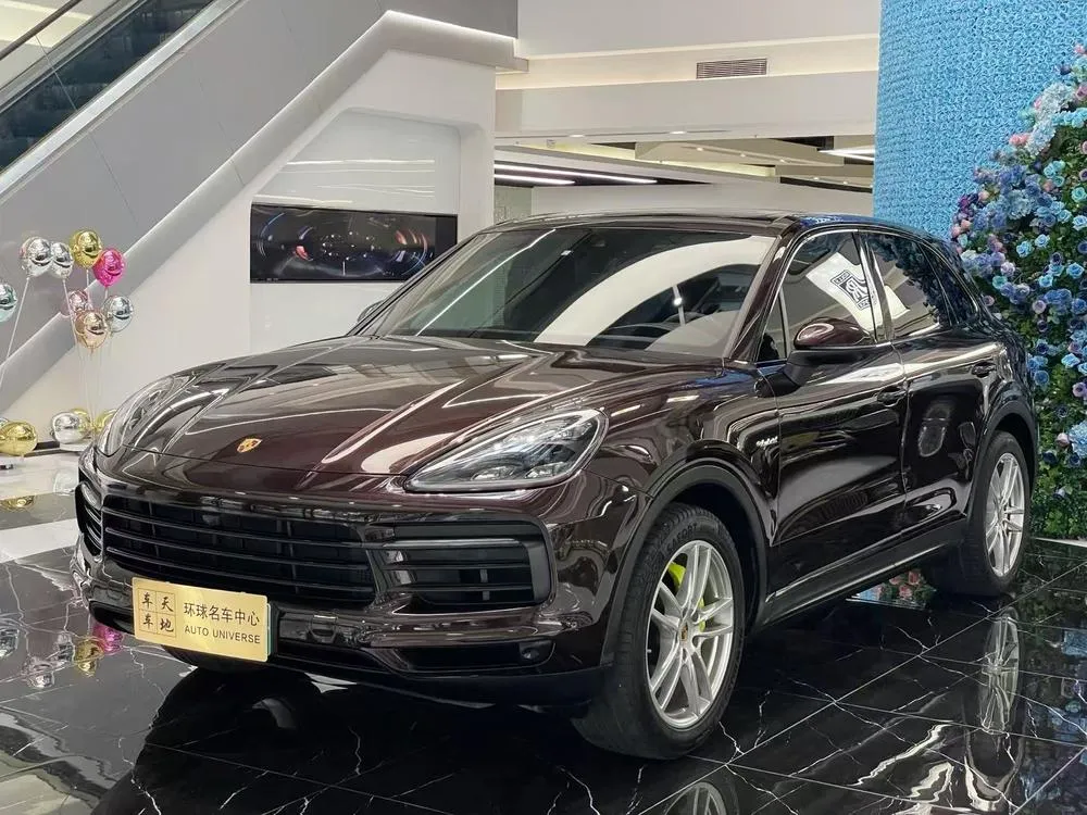 Porsche Cayenne E-Hybrid, 2021