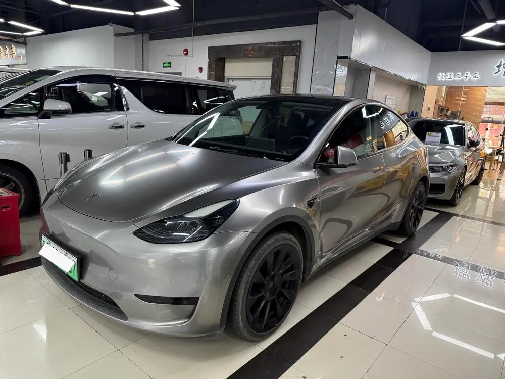 Tesla Model Y, 2022