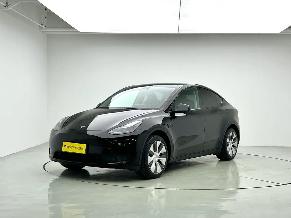 Tesla Model Y, 2022