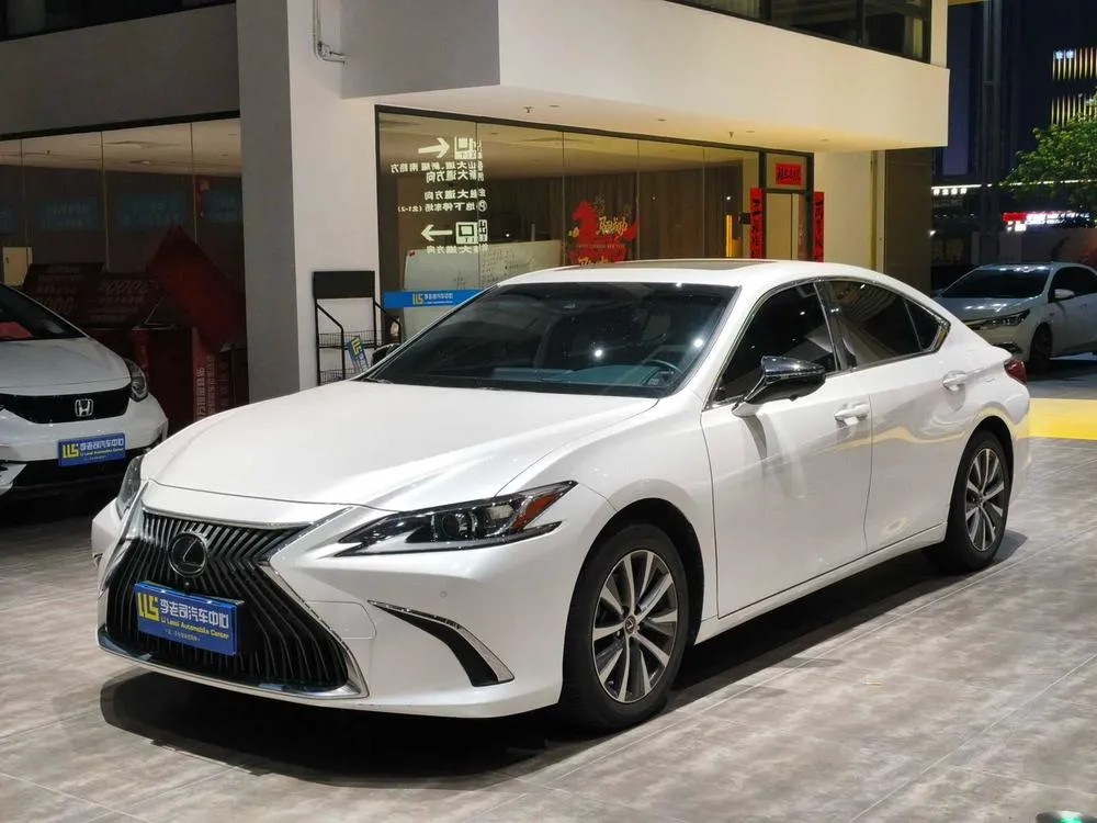 Lexus ES, 2020