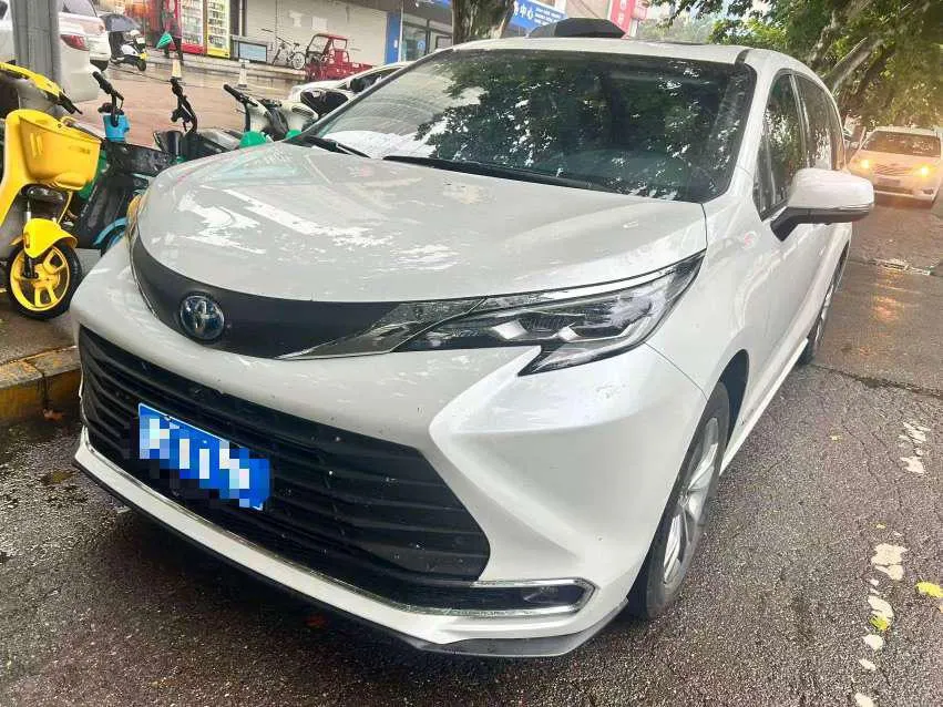Toyota Sienna Dual Engine 2.5L Comfort Edition, 2024 — фото 1