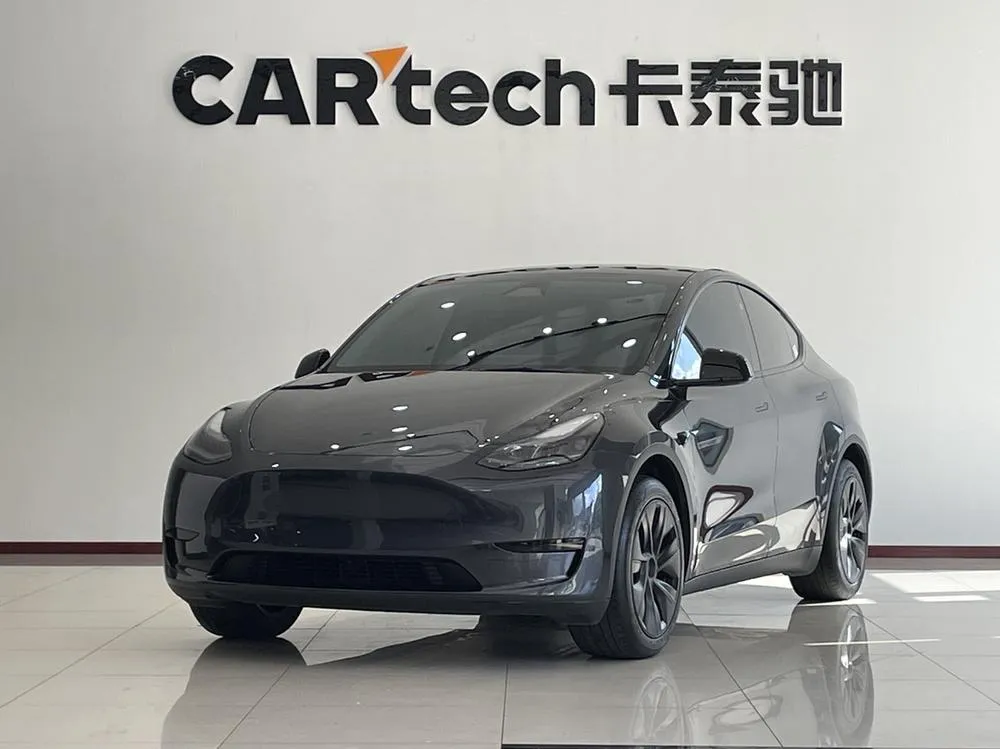 Tesla Model Y, 2024