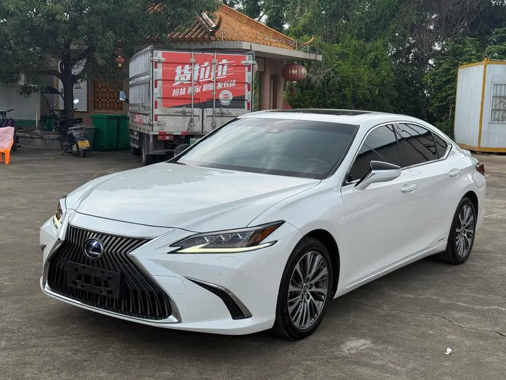 Lexus ES, 2020