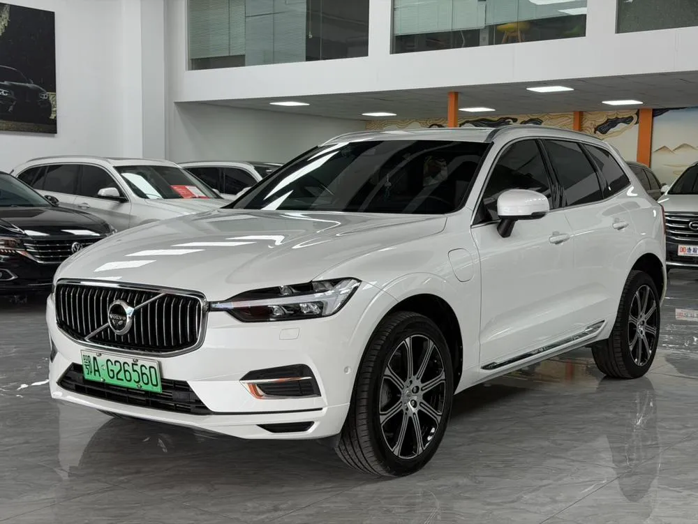 Volvo XC60 PHEV, 2021