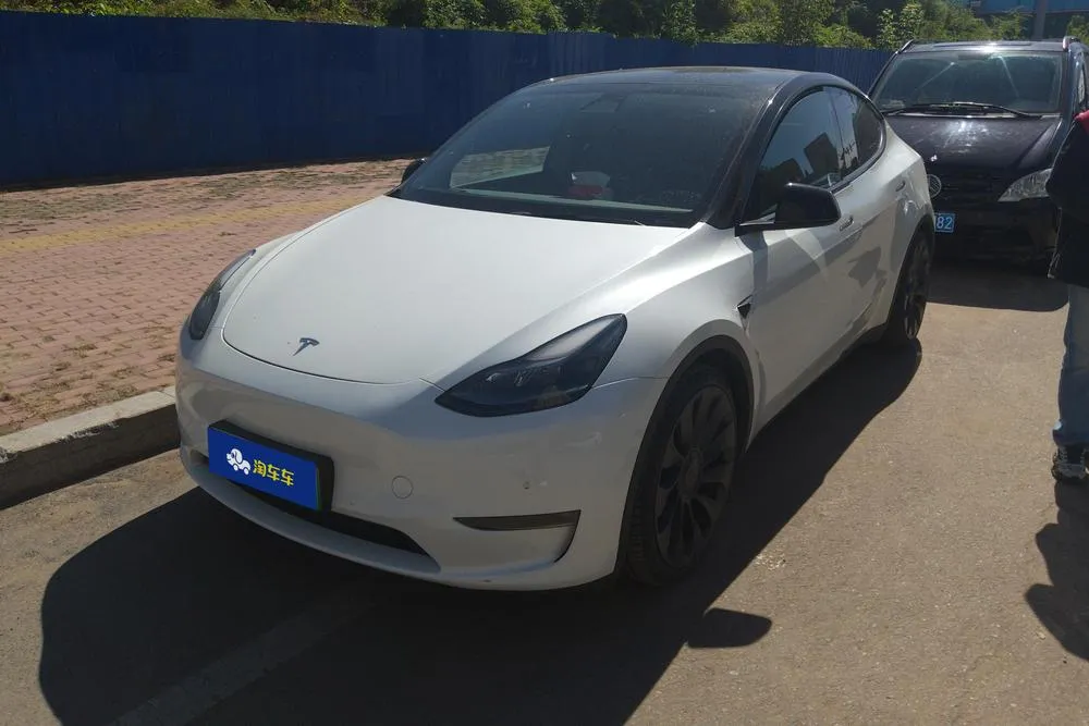 Tesla Model Y, 2023