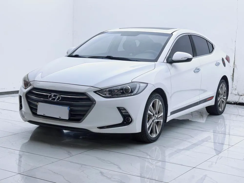 Hyundai Elantra Lingdong, 2016