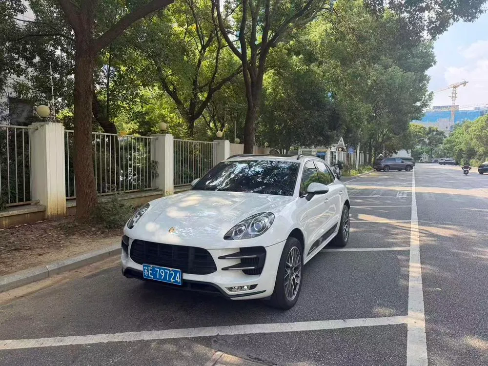 Porsche Macan, 2014