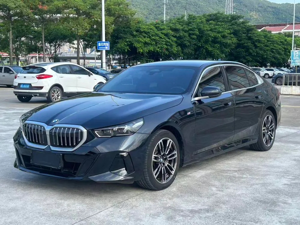 BMW 5-Series, 2024
