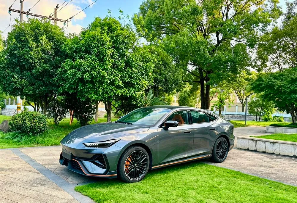 Changan UNI-V, 2025
