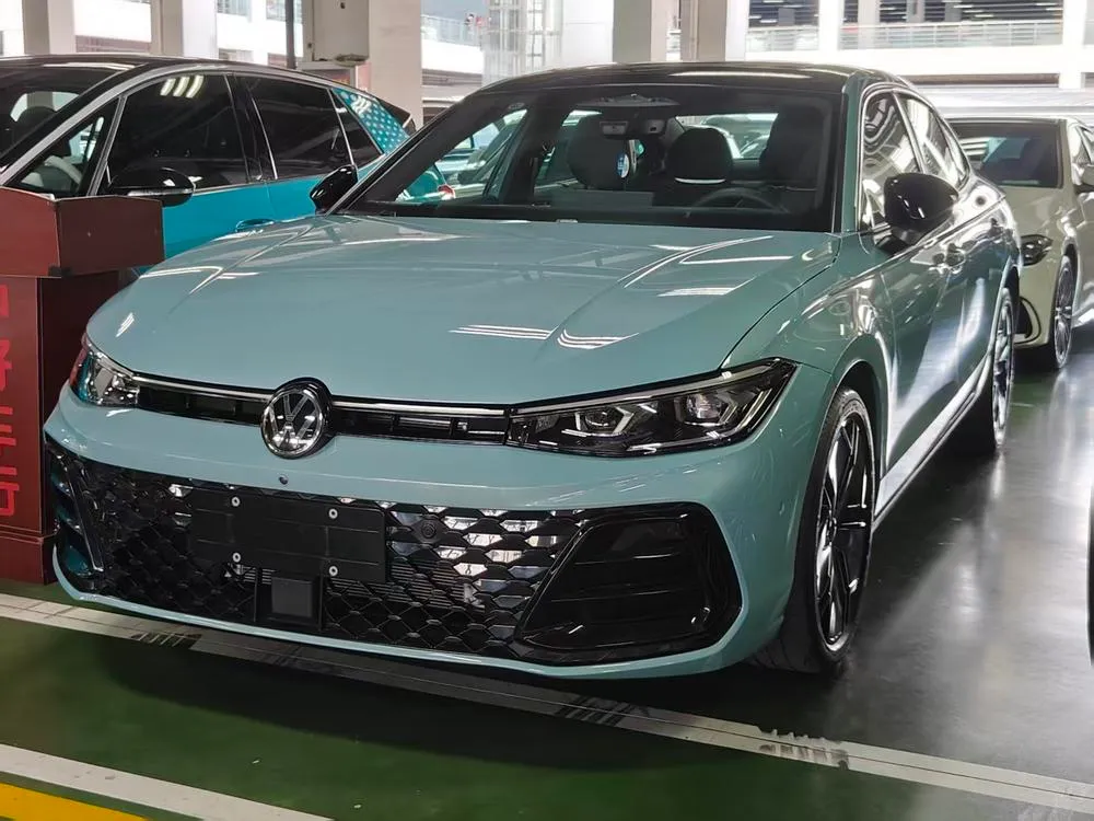 Volkswagen Passat, 2025