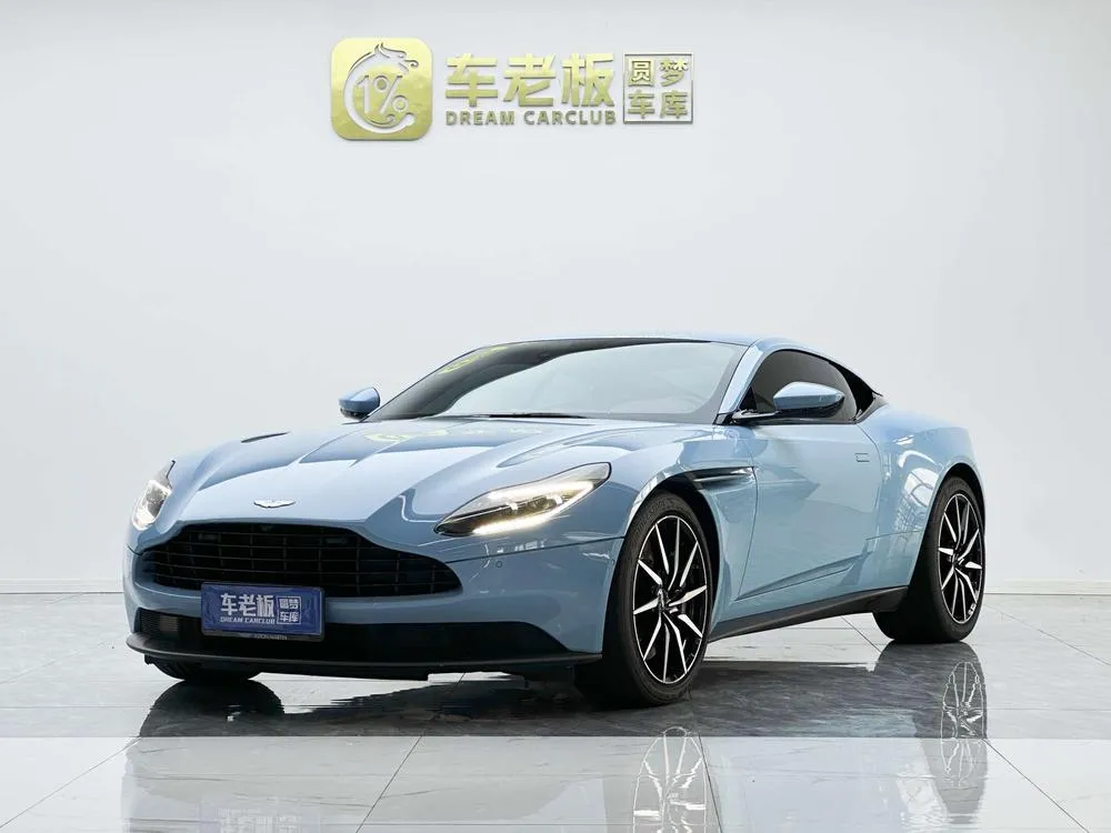 Aston Martin DB11, 2022