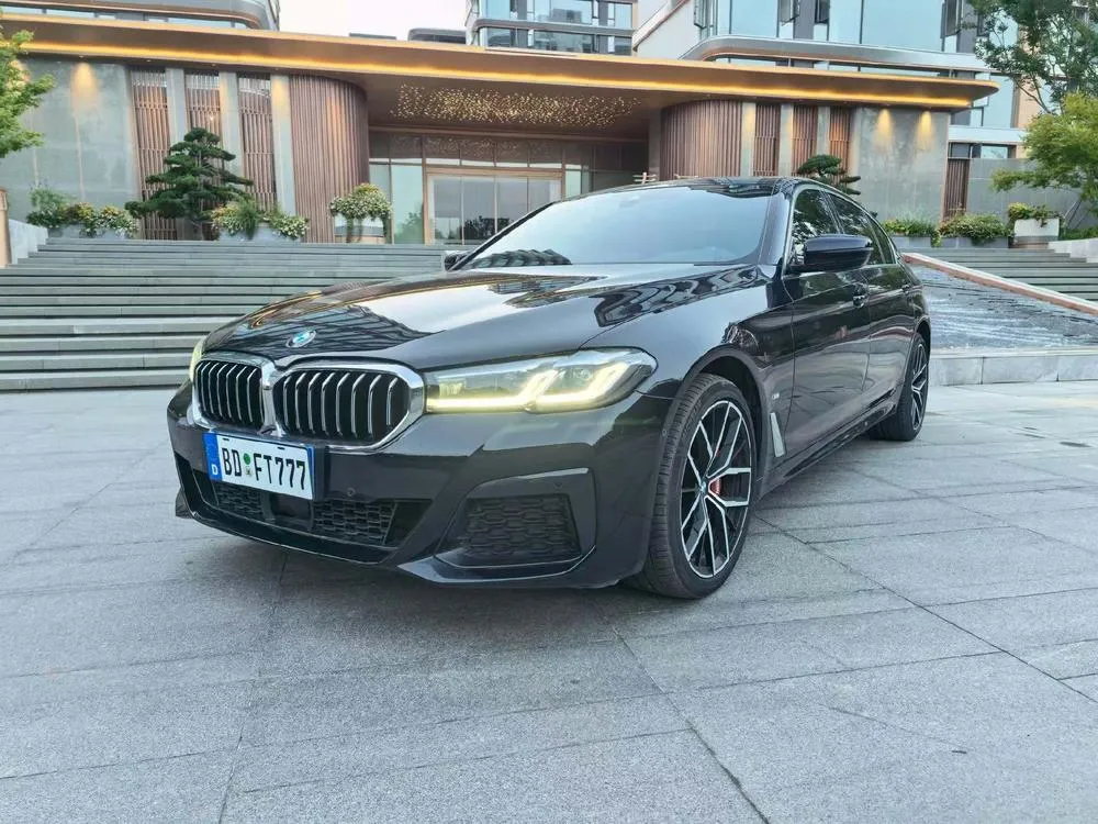 BMW 5-Series, 2022