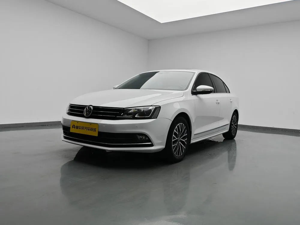 Volkswagen Sagitar, 2015