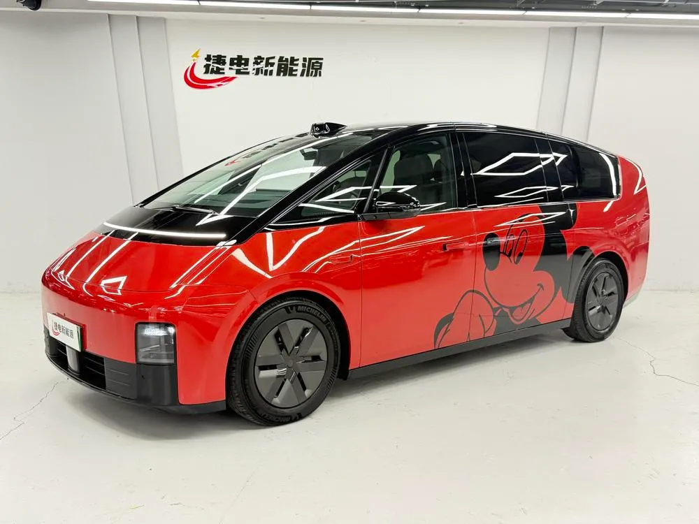 Li Auto MEGA, 2024