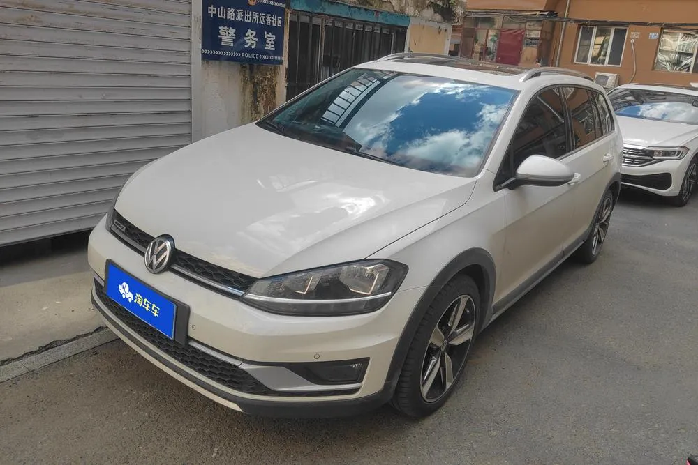 Volkswagen Golf (Import), 2019
