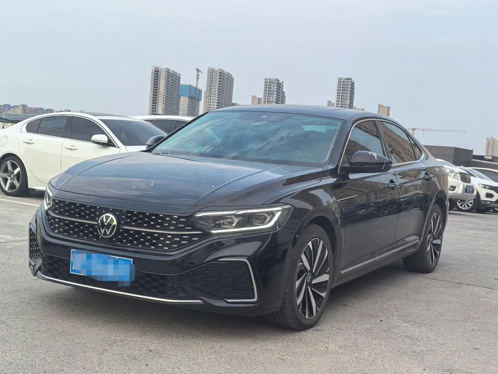 Volkswagen Passat, 2022