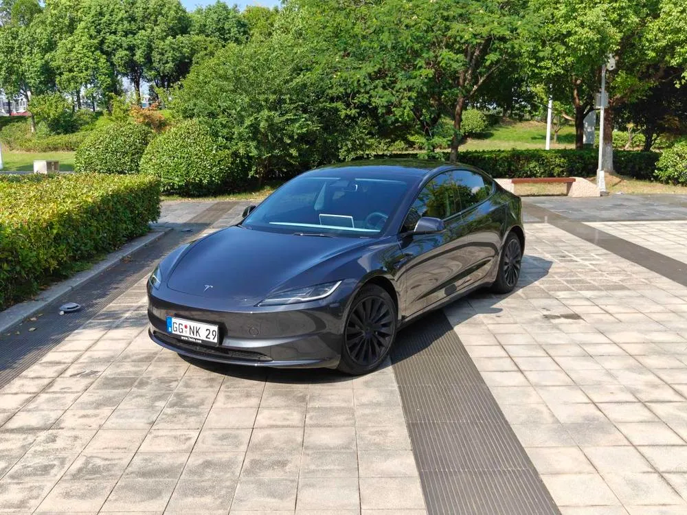 Tesla Model 3, 2023