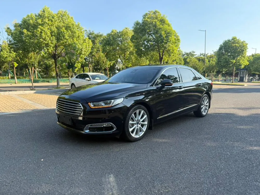 Ford Taurus, 2015