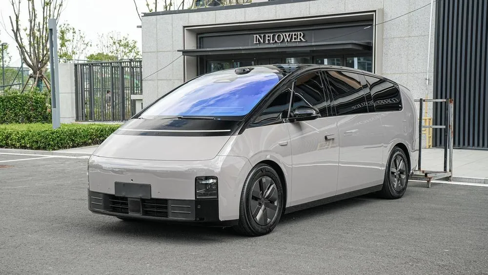 Li Auto MEGA, 2025