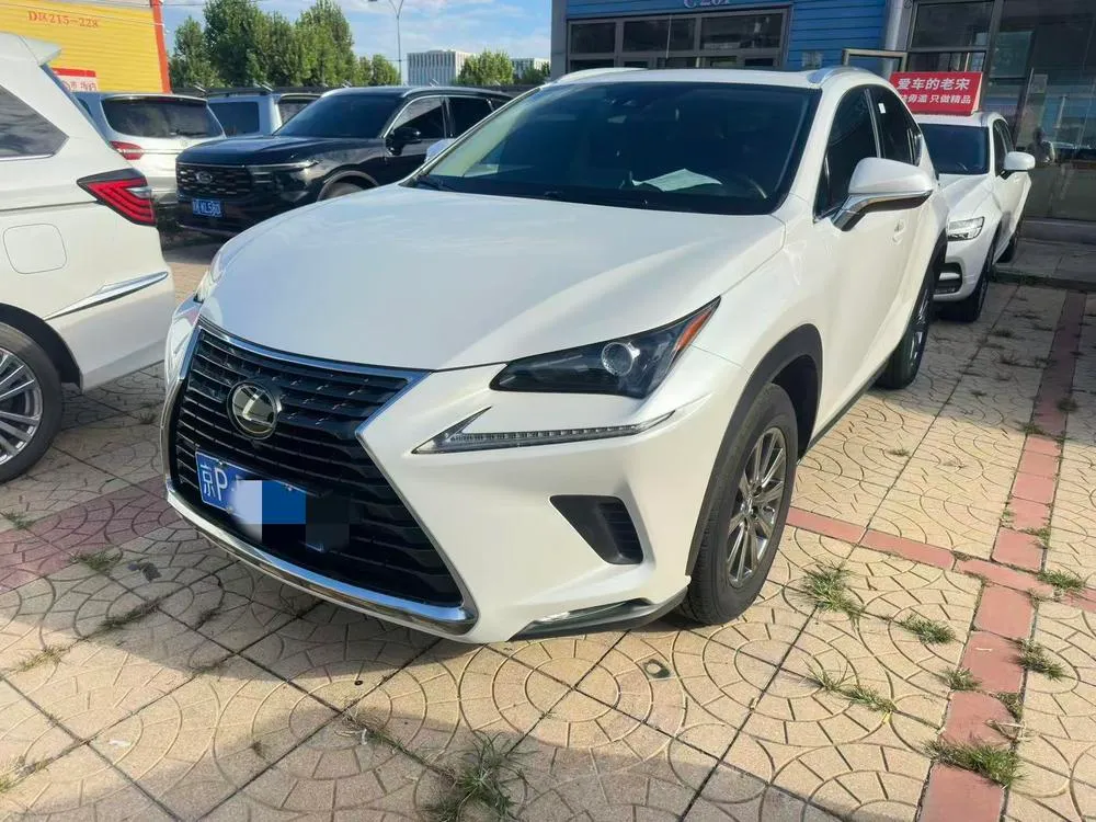 Lexus NX, 2020