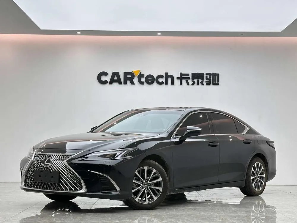 Lexus ES, 2025
