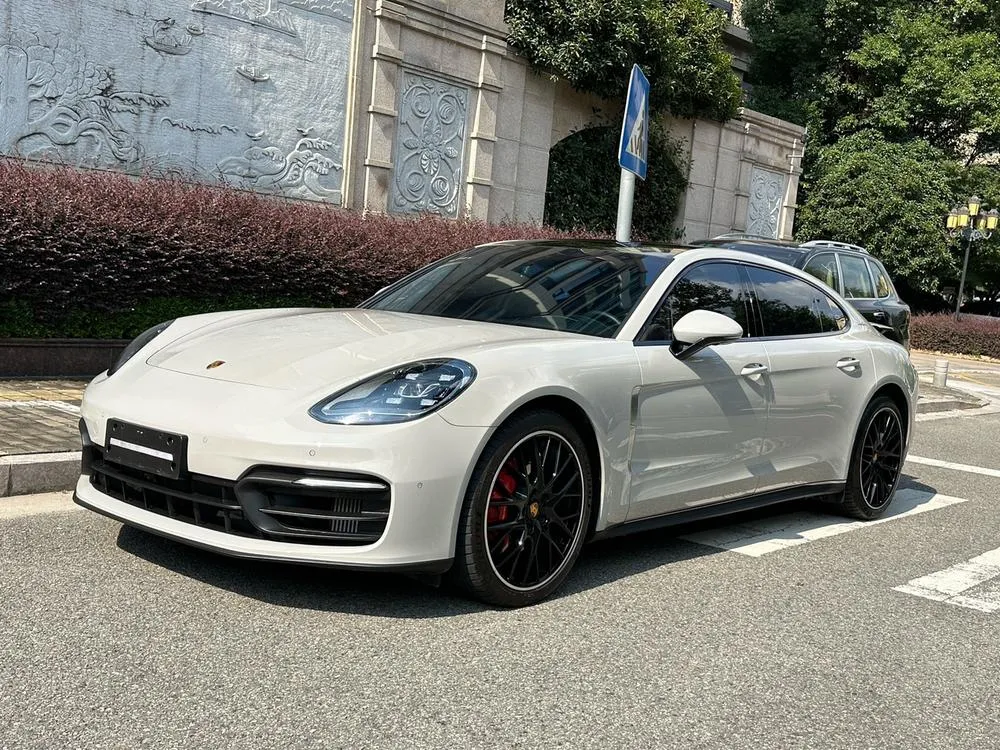 Porsche Panamera, 2023