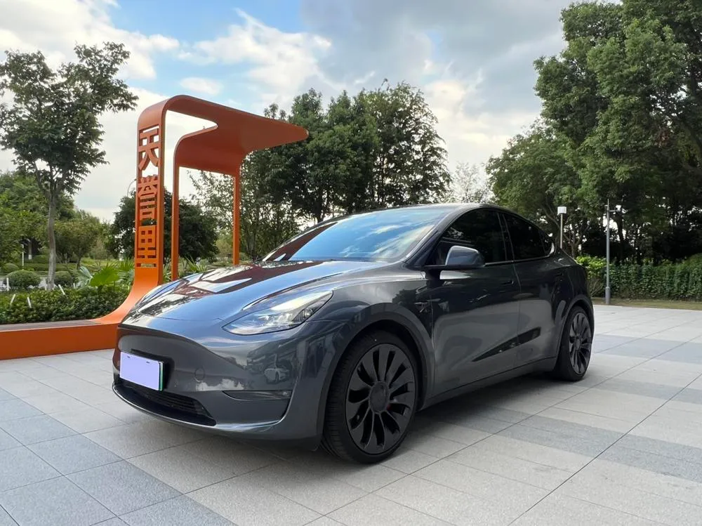Tesla Model Y, 2023