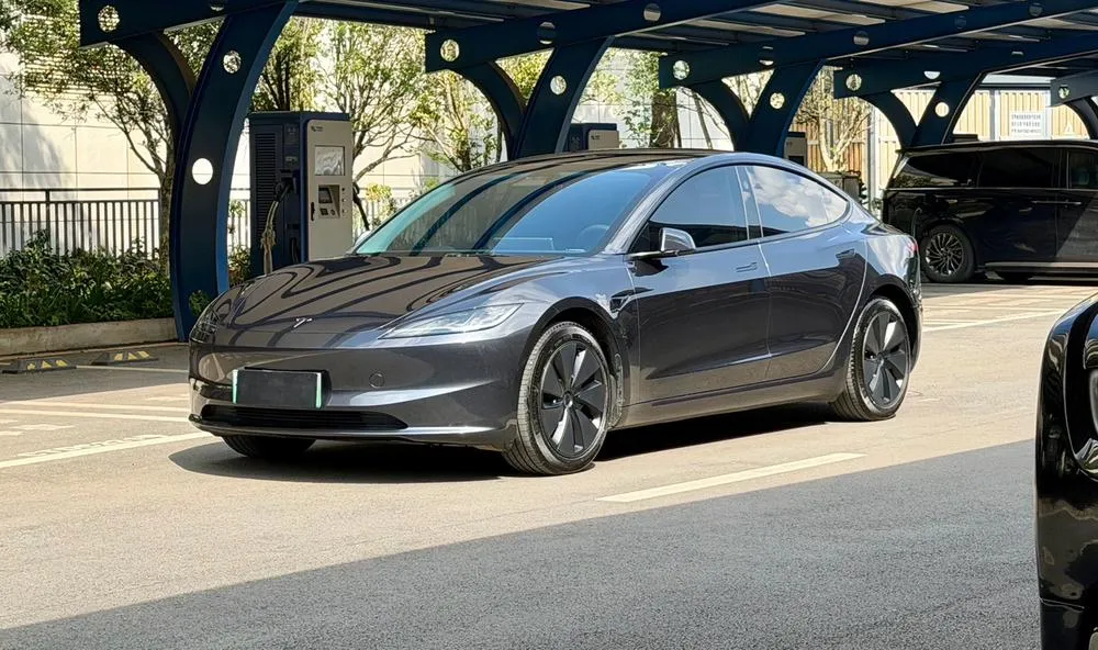 Tesla Model 3, 2025