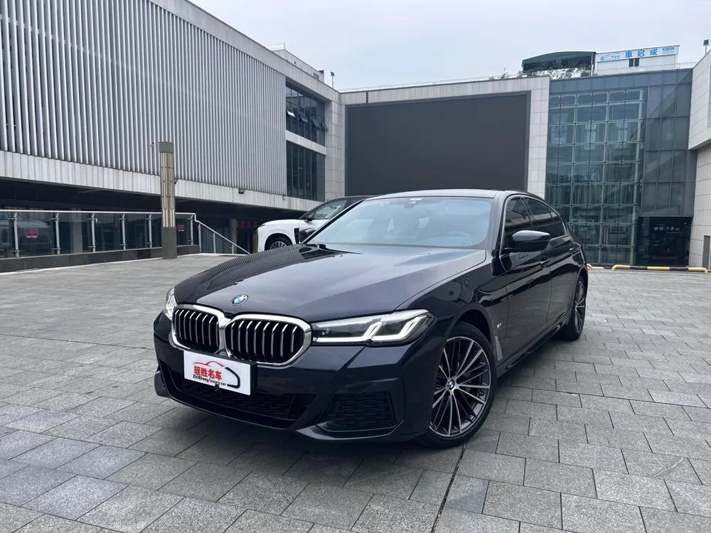 BMW 5-Series, 2022