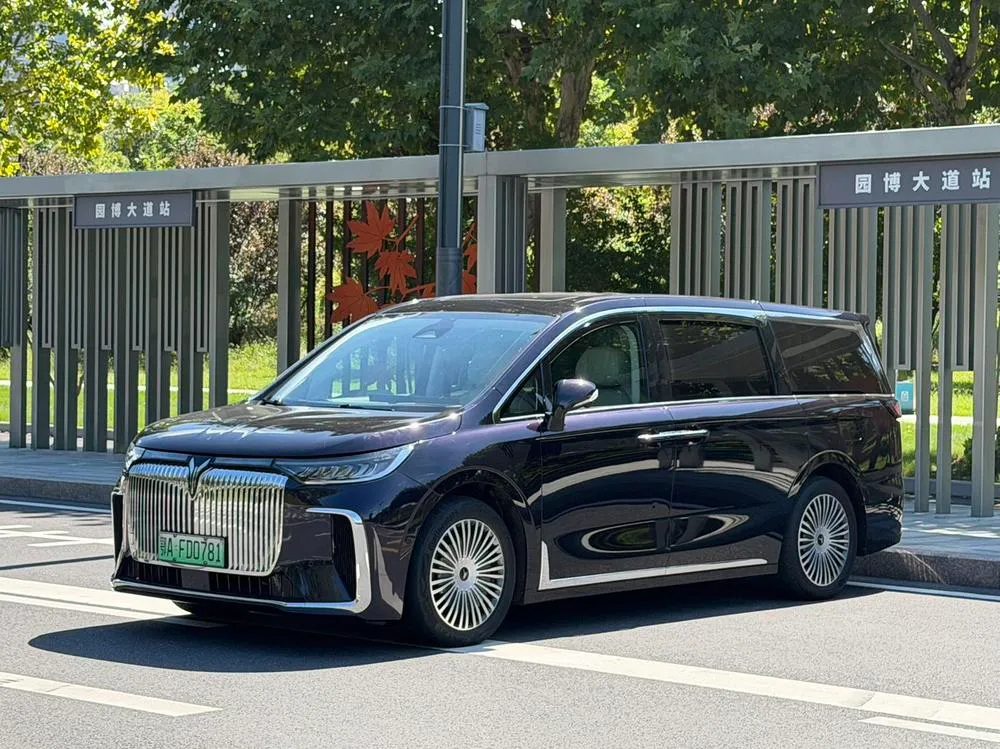 Voyah Dreamer PHEV, 2025