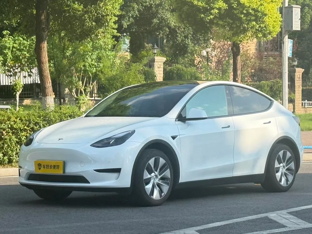 Tesla Model Y, 2022