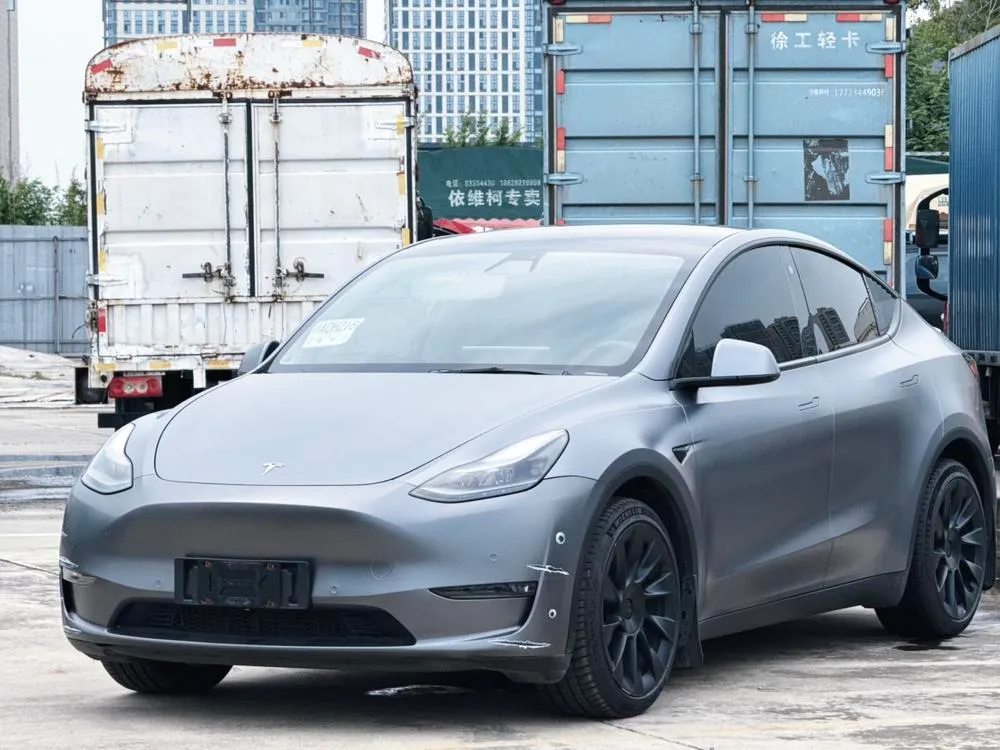 Tesla Model Y, 2021
