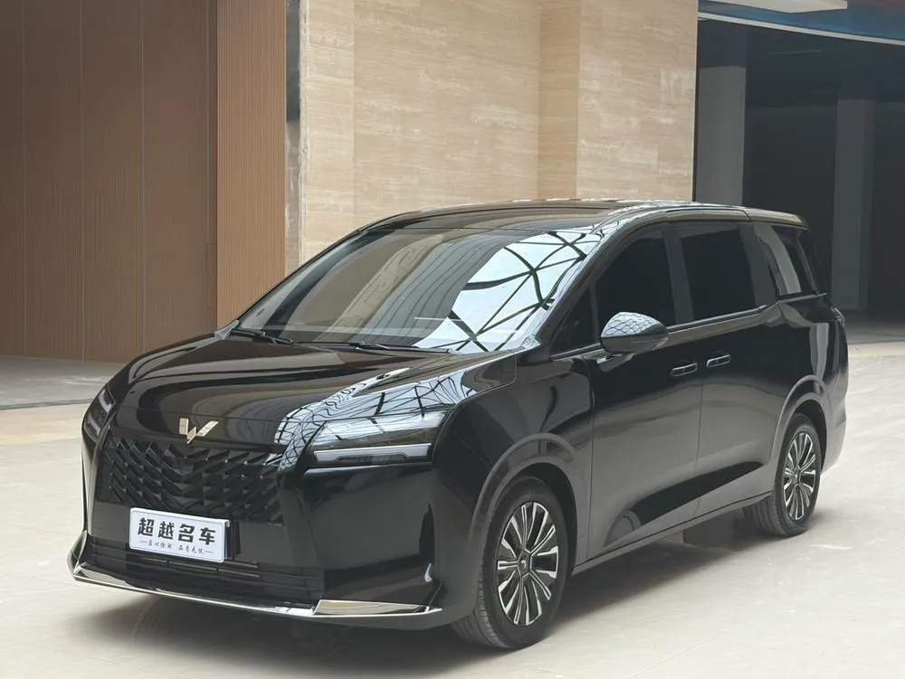 Wuling Xingguang 730, 2025