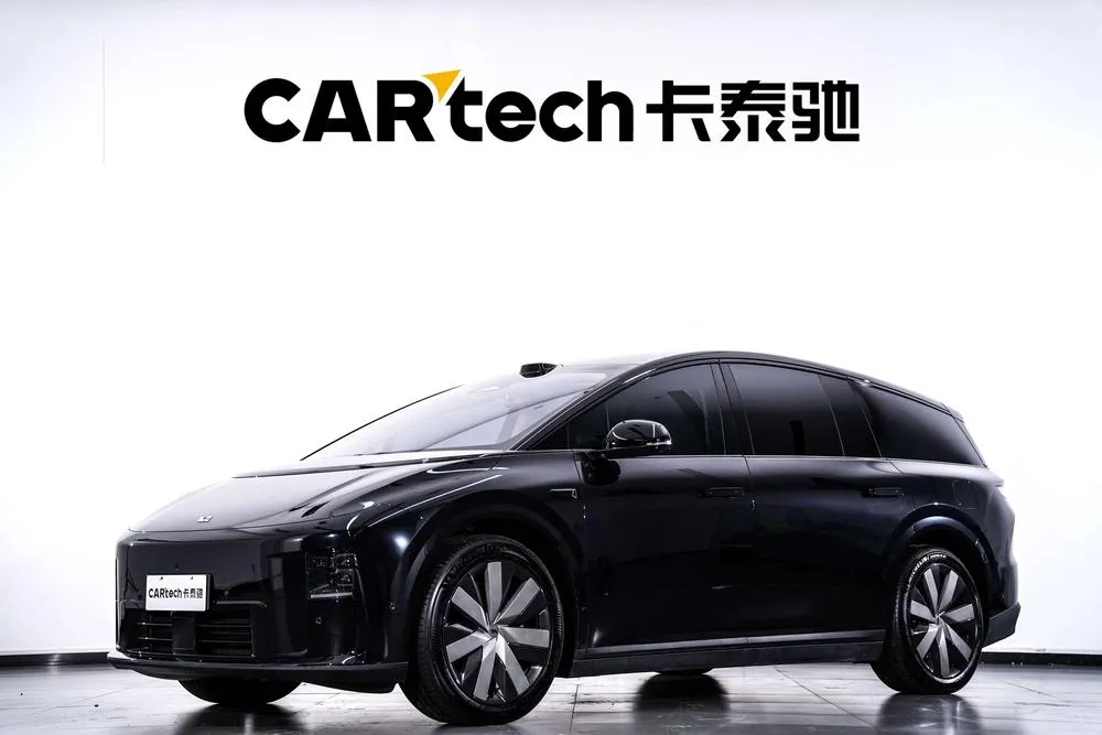 Li Auto i8, 2025