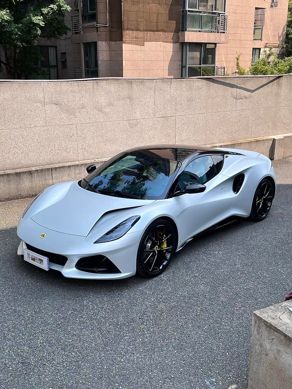 Lotus Emira, 2022