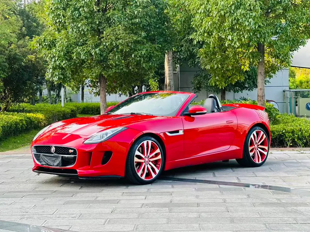 Jaguar F-TYPE, 2013