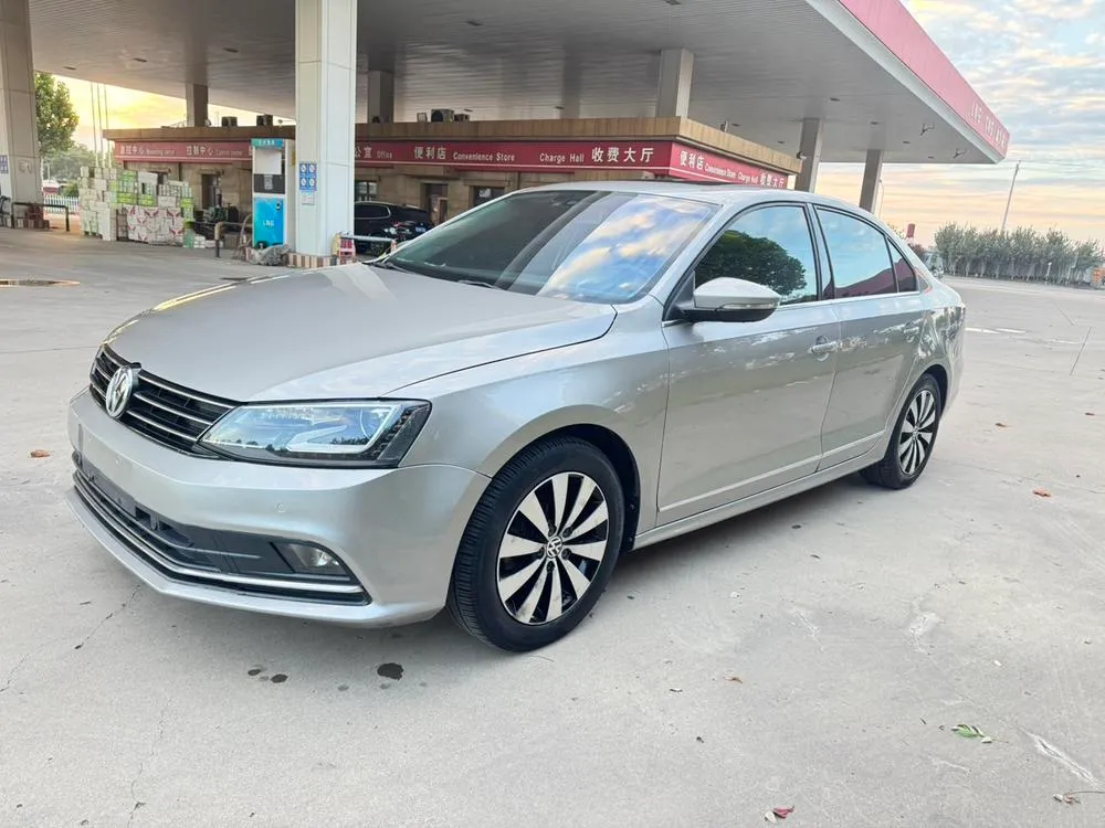 Volkswagen Sagitar, 2015